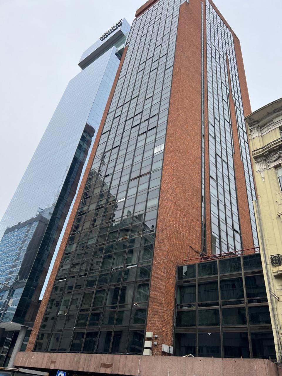 Center Sobre Avenida Corrientes Buenos Aires