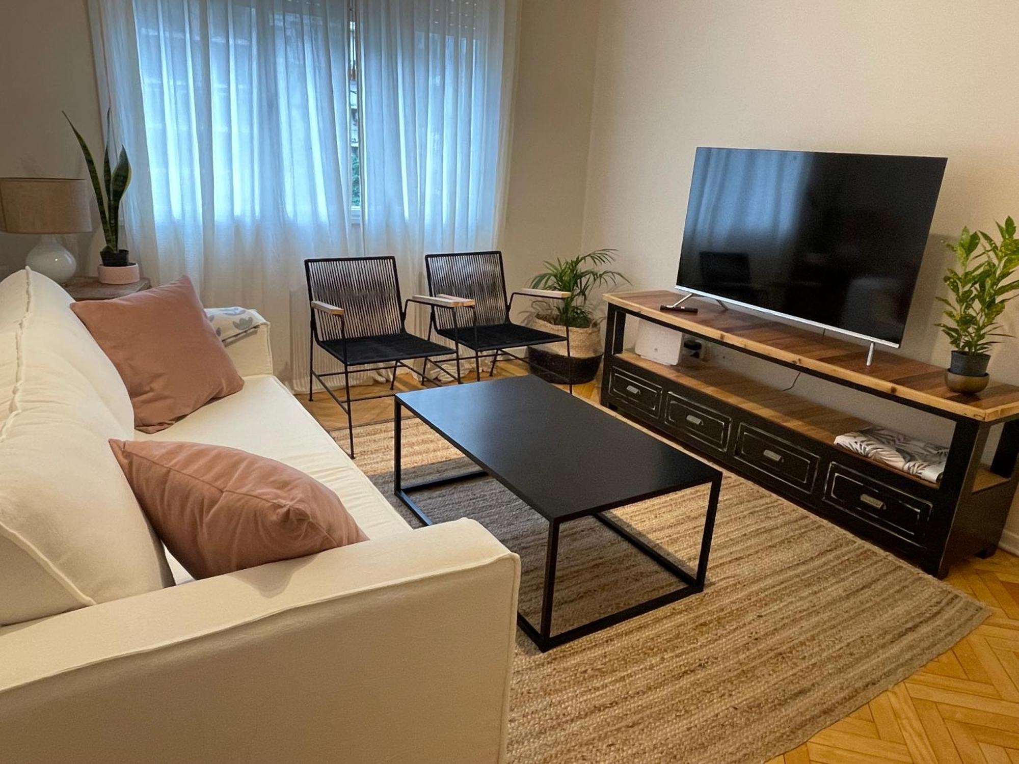 Apartamento Recoleta, Departamento Entero 2 Dormitorios,buenos Aires *