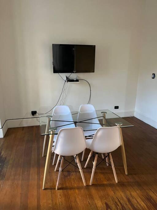 Apartamento Departamento Espacioso En Edificio De Epoca *