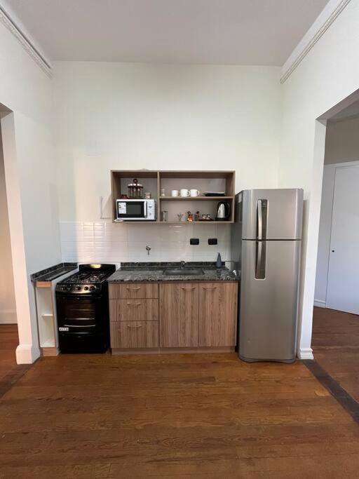 Apartamento Departamento Espacioso En Edificio De Epoca