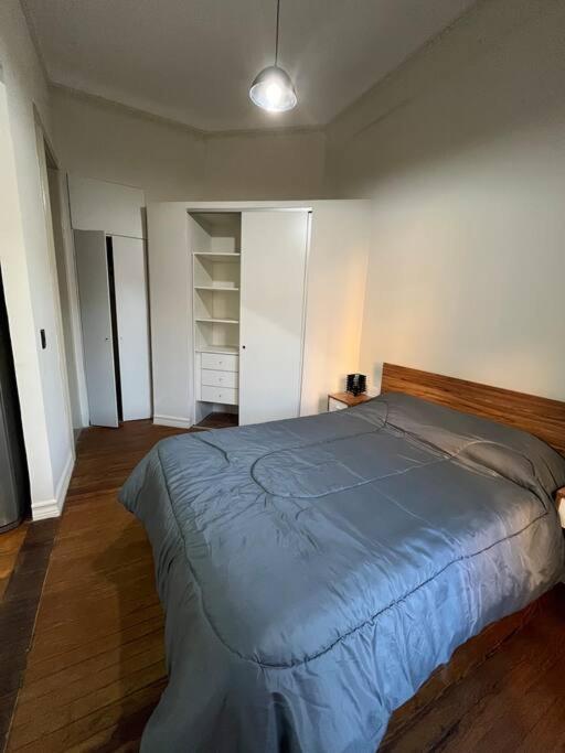 Apartamento Departamento Espacioso En Edificio De Epoca *