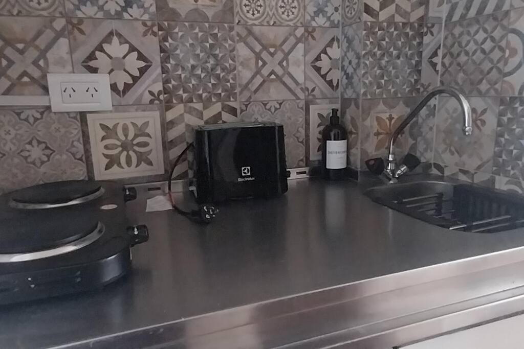 Apartamento Encantador Y Luminoso Estudio En Zona Obelisco Sobre Avenida Corrientes *
