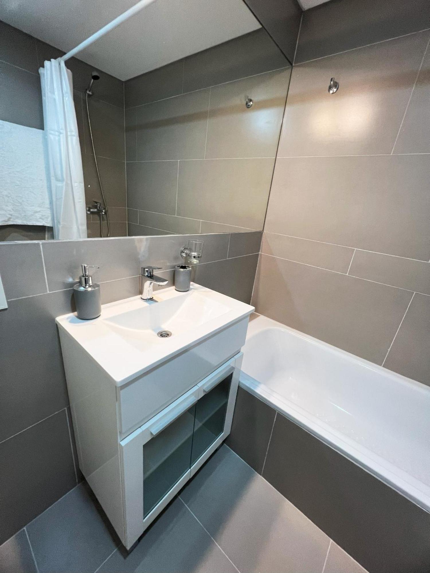 Rentup - Moderno Monoambiente Con Balcon En Almagro Buenos Aires