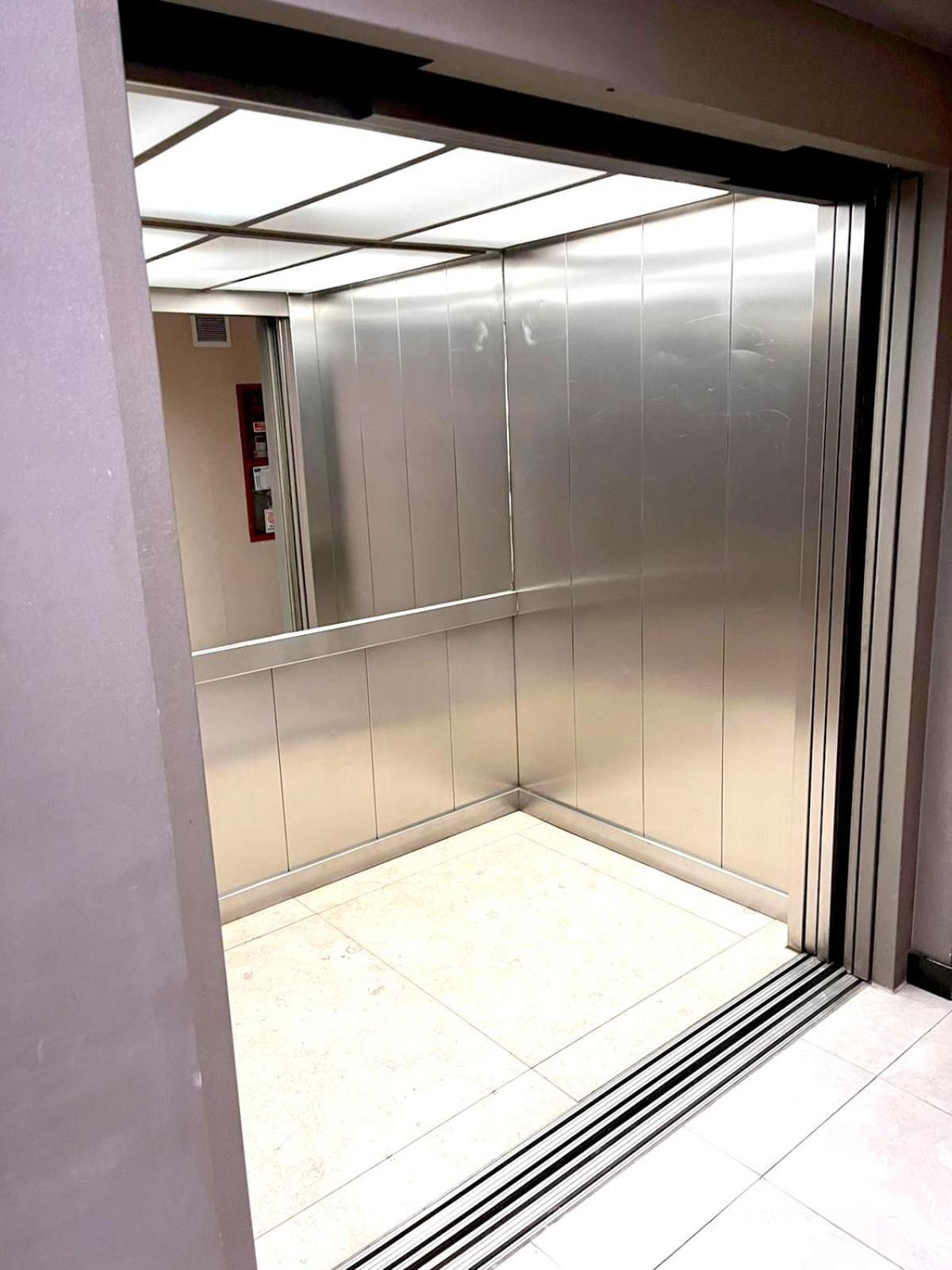 Apartamento Vacaciones De Lujo Sobre Av Santa Fe, 4p Full Amenities! La Recoleta, Centro De Ciudad Autónoma de Buenos Aires