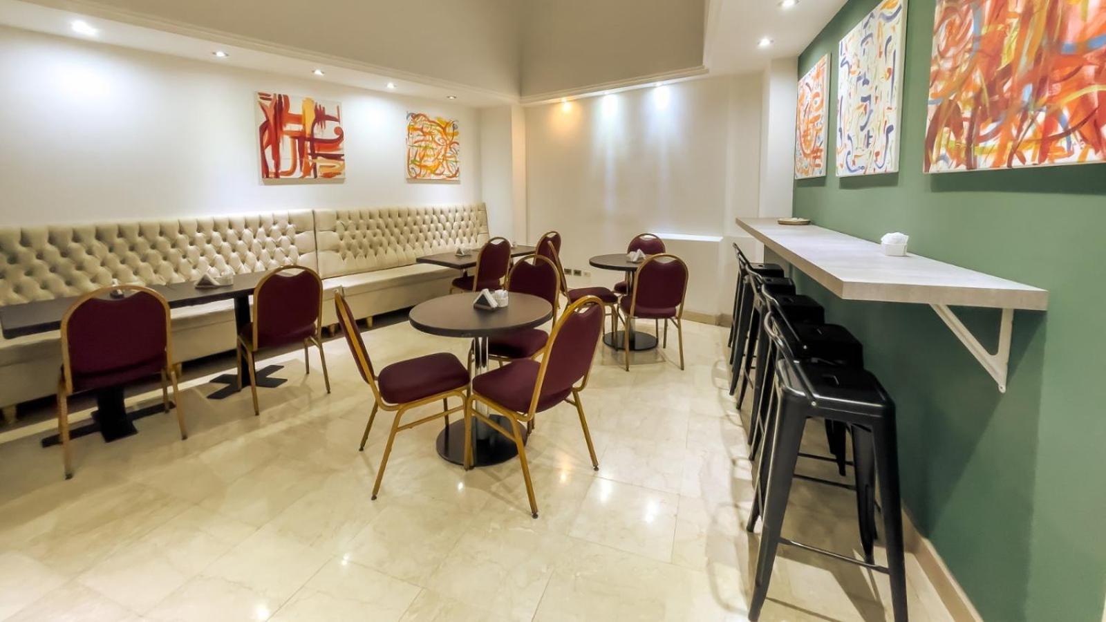 Hotel Reconquista Plaza