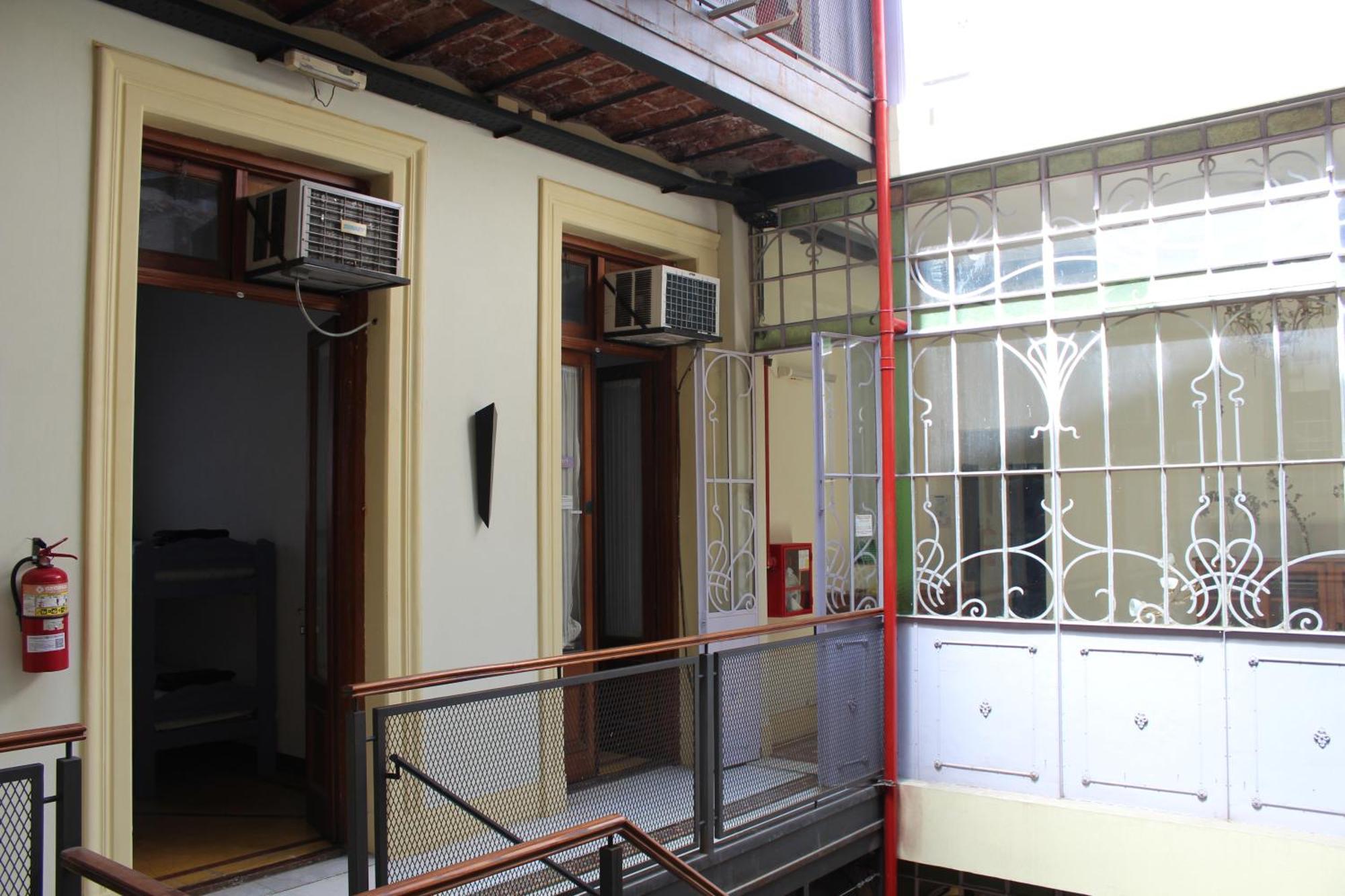 Parla Hostal *