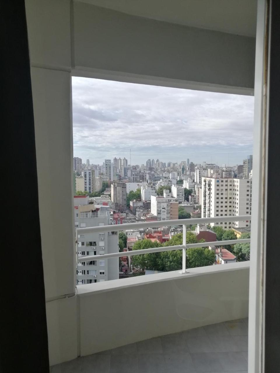 Petit En Avenida Belgrano * Ciudad Autónoma de Buenos Aires