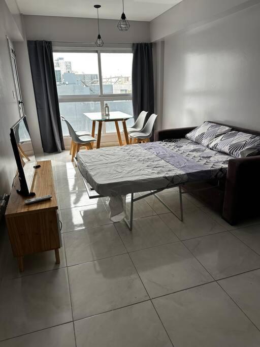 Hermoso Departamento Cerca Del Metro Y Del Hospital Garraham Apartamento