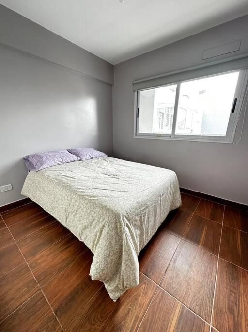 Hermoso Departamento Cerca Del Metro Y Del Hospital Garraham Apartamento