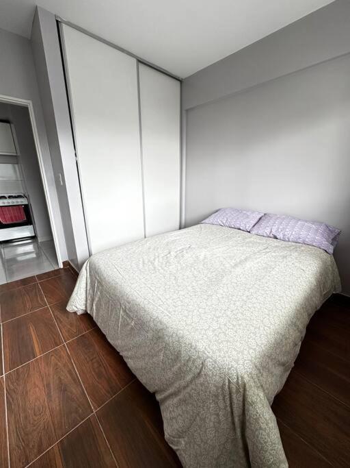 Apartamento Hermoso Departamento Cerca Del Metro Y Del Hospital Garraham Buenos Aires