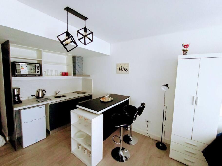 Beautiful Beautiful Brand-new Studio *