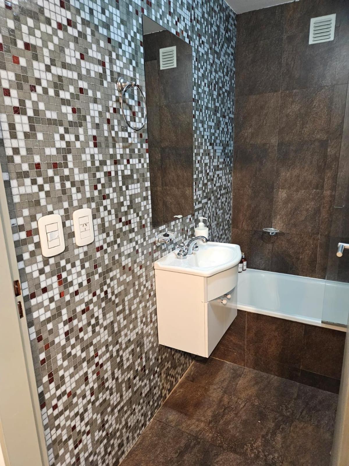 Movistar Arena - Departamento Moderno, Comodo, Luminoso - Hasta 3 Huespedes - Crespo