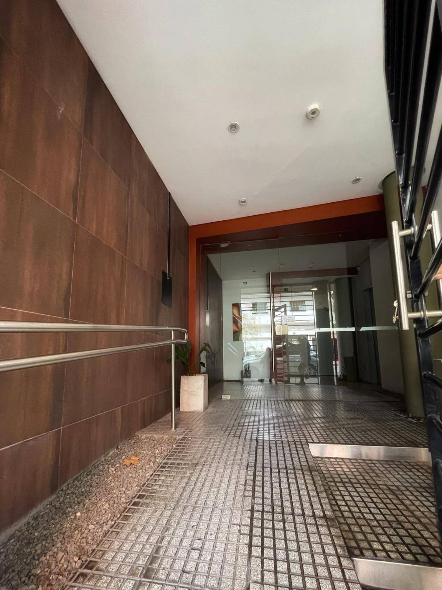 Movistar Arena - Departamento Moderno, Comodo, Luminoso - Hasta 3 Huespedes - Crespo *