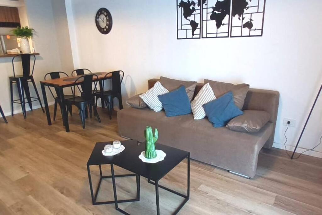 Departamento Dos Ambientes En Flores * Buenos Aires