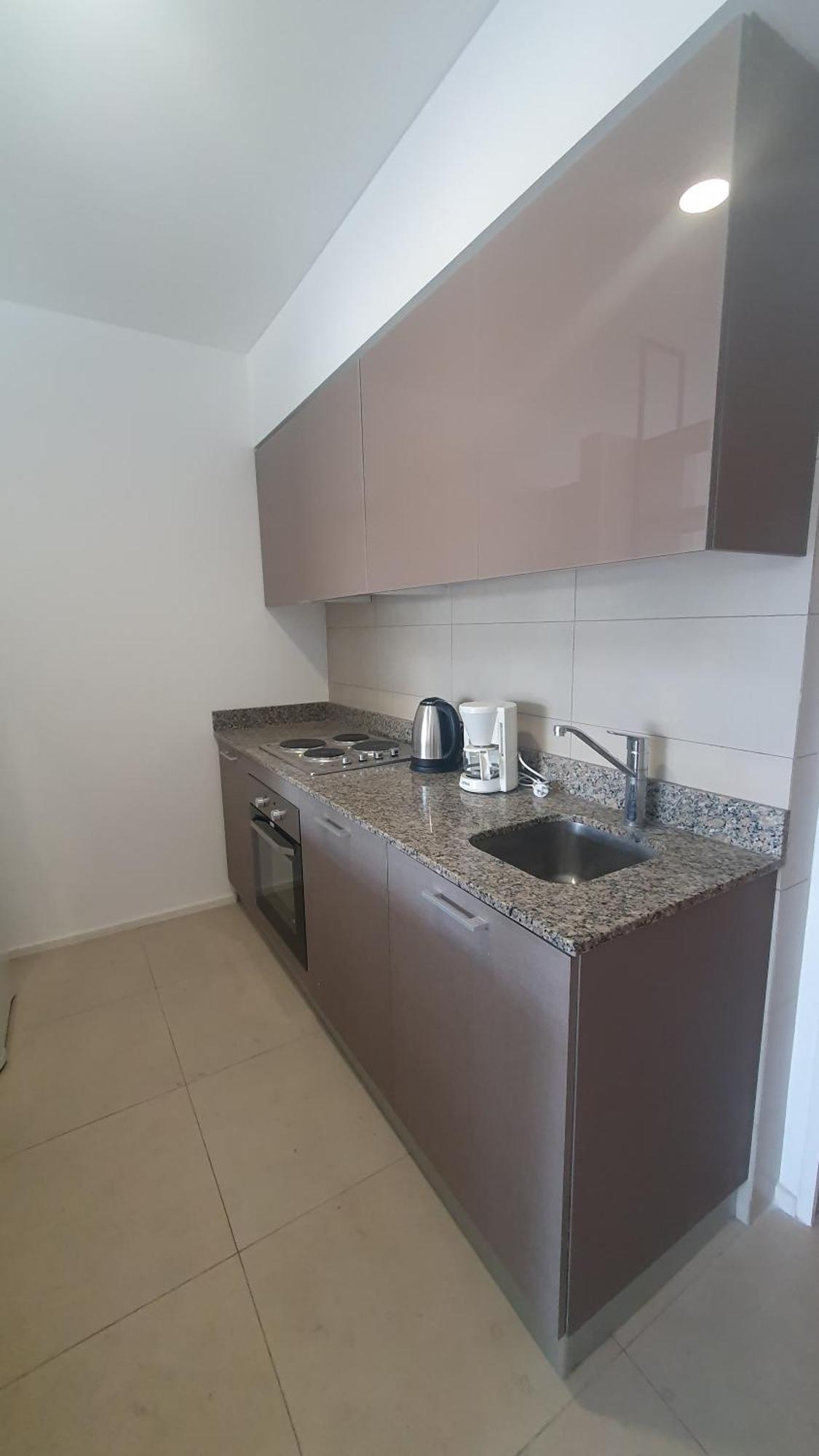 De Categoria Sobre Av. Cordoba *