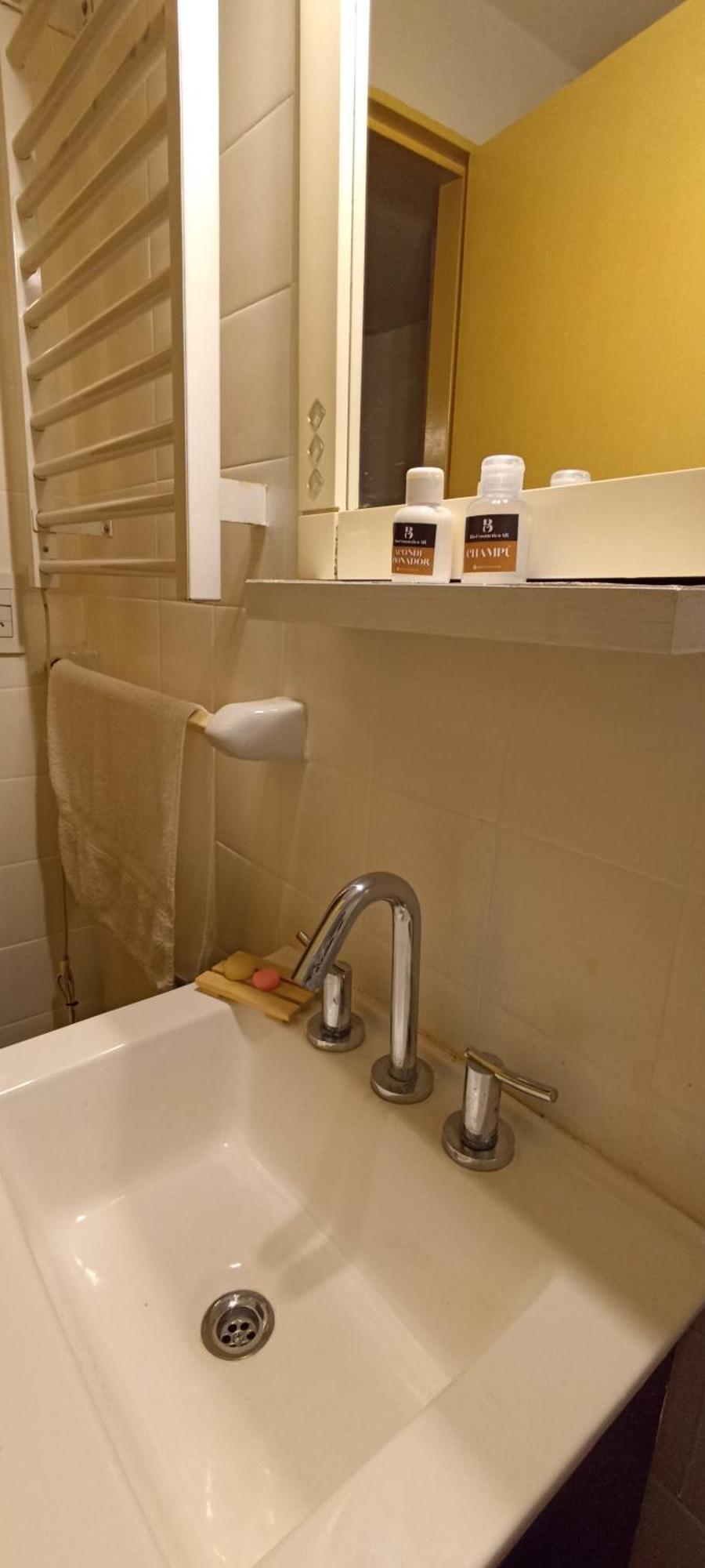 Depto 2 Amb Completo - Cocina Equipada - Bano Privado - Wi-fi - Tv Flow Y Hbo Max - Excelente Ubicacion, Cercano A Subte D Y B Ciudad Autónoma de Buenos Aires