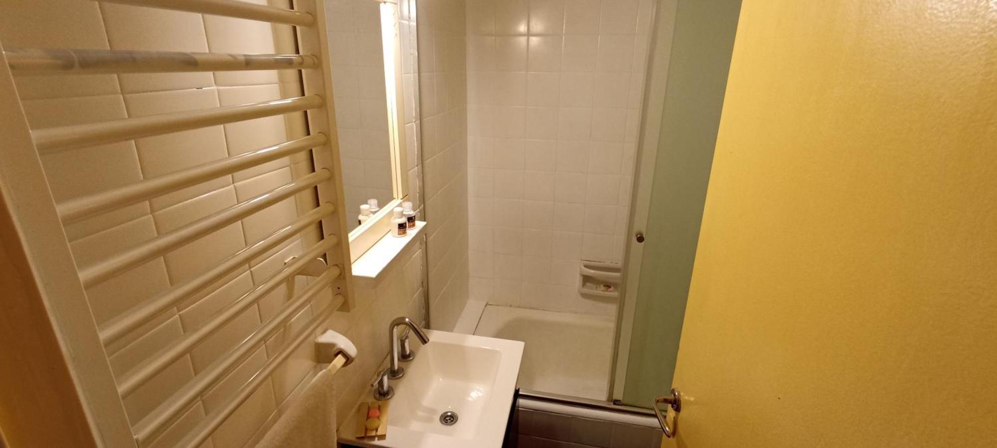 Apartamento Depto 2 Amb Completo - Cocina Equipada - Bano Privado - Wi-fi - Tv Flow Y Hbo Max - Excelente Ubicacion, Cercano A Subte D Y B