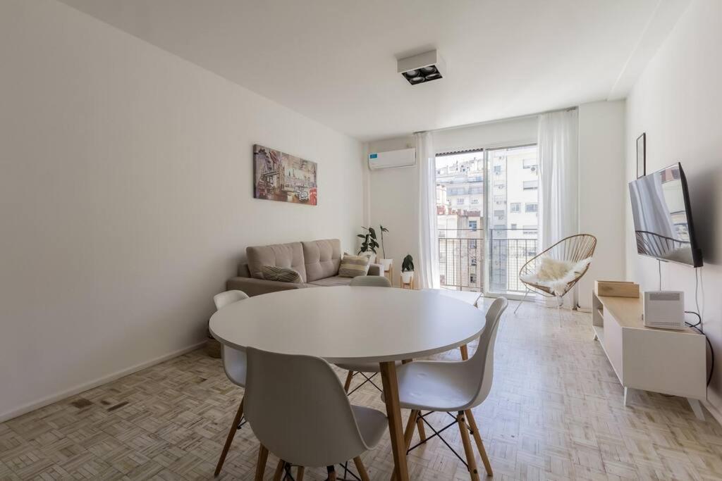 Sunny 2 Bedroom Recoleta