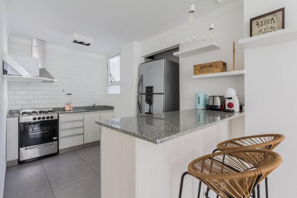 Sunny 2 Bedroom Recoleta Ciudad Autónoma de Buenos Aires