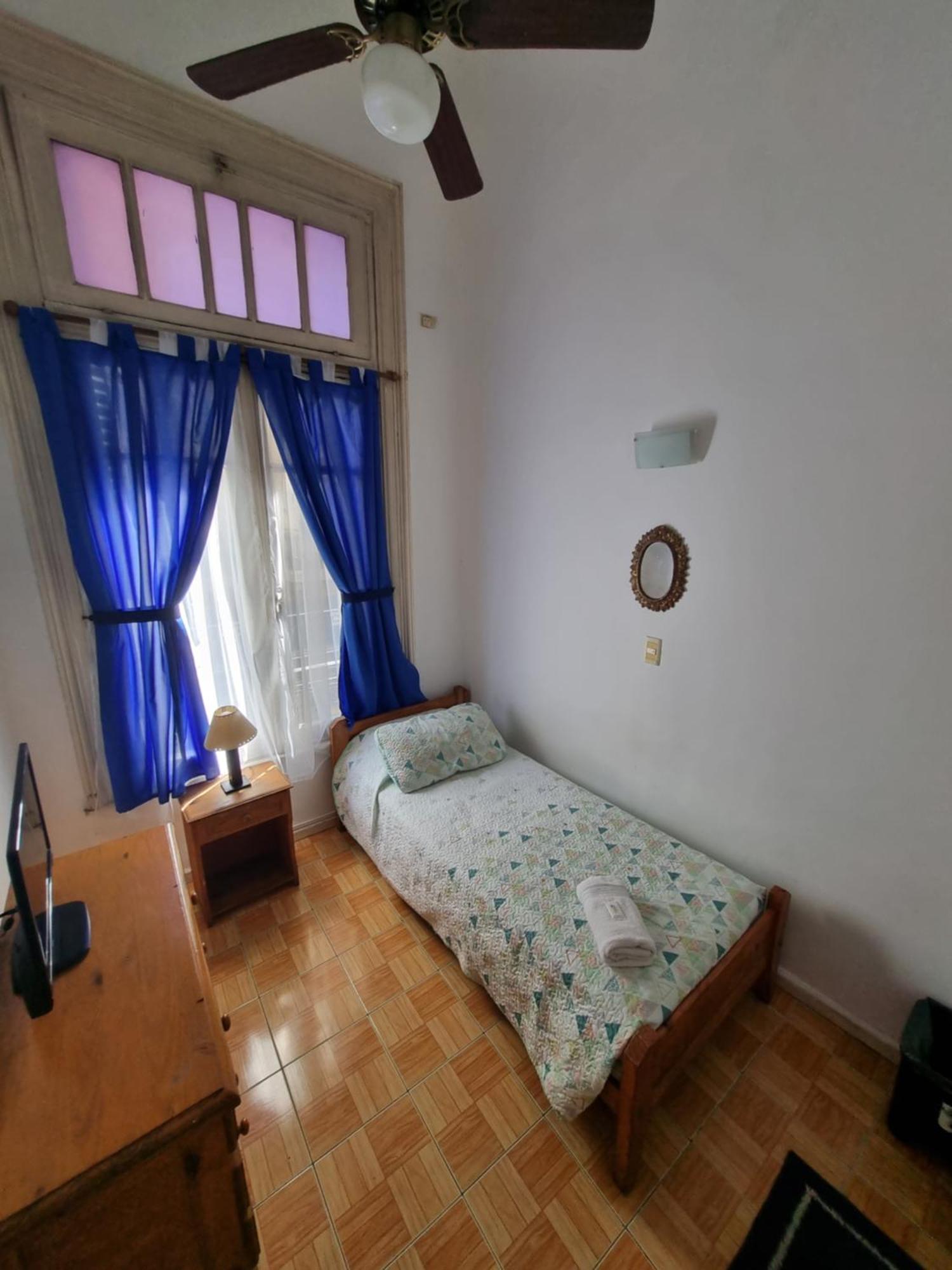 Estoril Hostal *