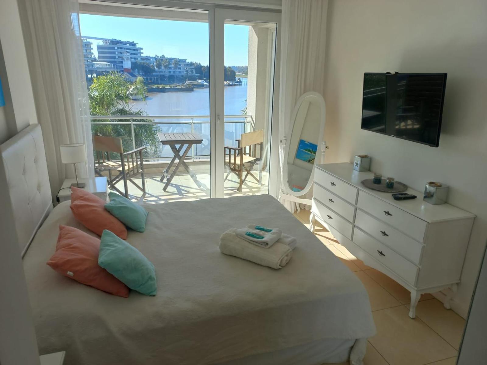Apartamento Departamentos Bahia Grande Nordelta Con Balcon Y Vista A La Bahia Piscina Opcional Arancelada!! *