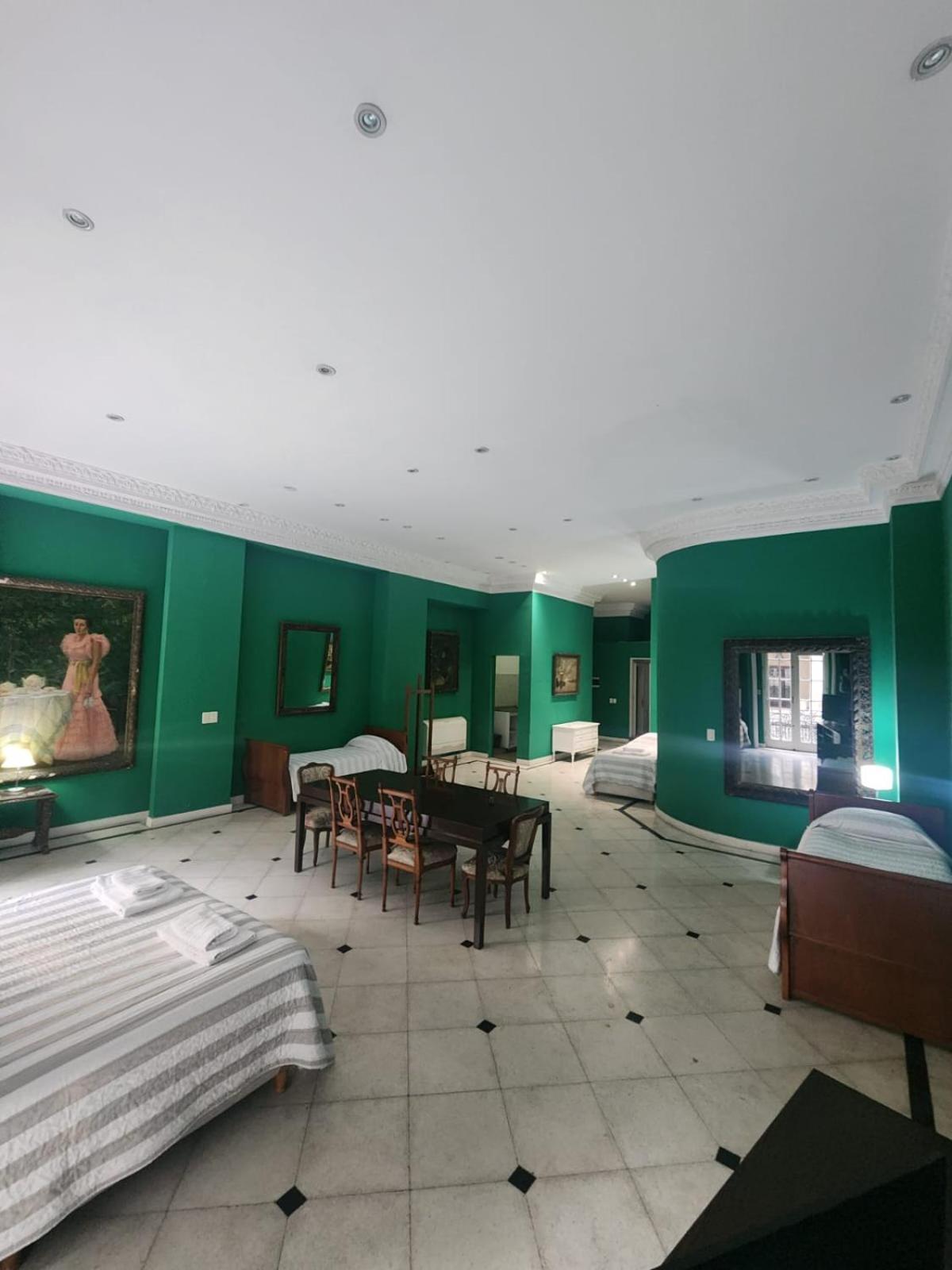 Leonardo Da Vinci Apartahotel