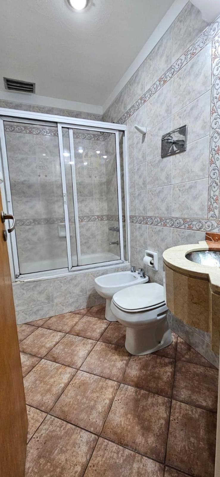 Astoria Hotel 2*