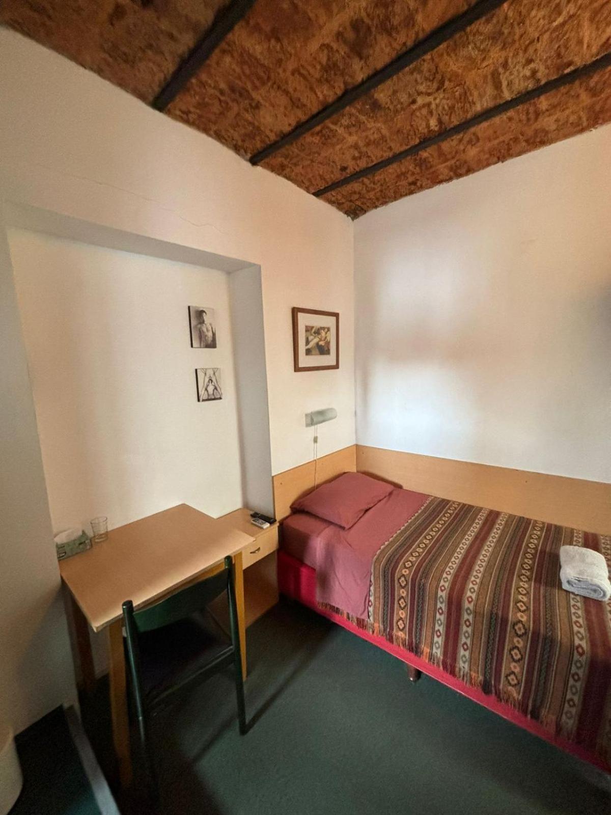 Lgy Only Men Bed and breakfast *