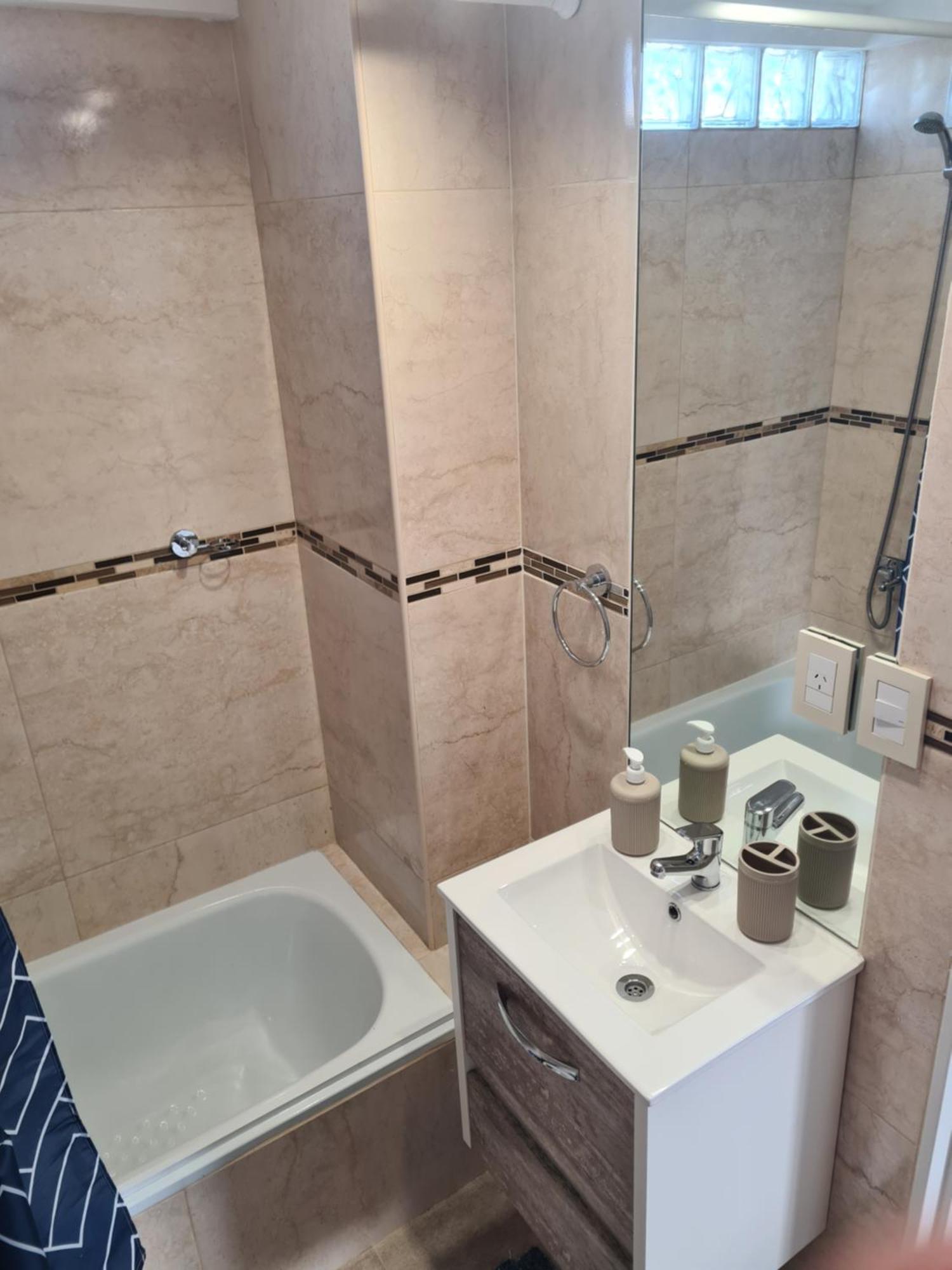 Apartamento Departamento Amplio Piso Alto Balcon Muy Luminoso En San Telmo 93