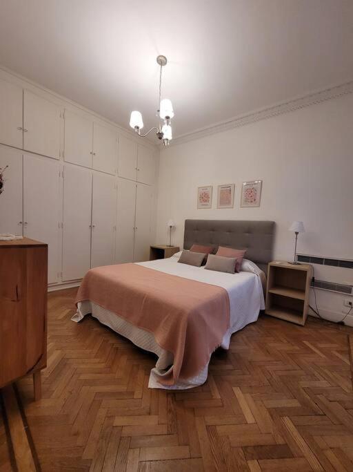 Apartamento Amplio Dpto Para 5 Con Lavarropas Frente Al Congreso Nacional