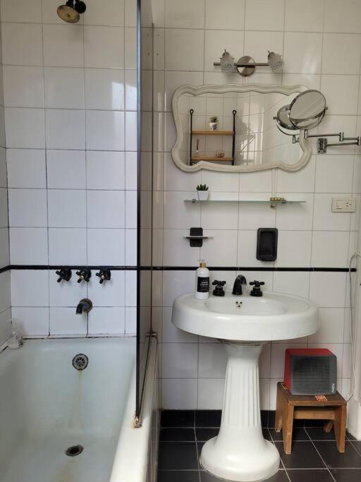 Apartamento Amplio Dpto Para 5 Con Lavarropas Frente Al Congreso Nacional *