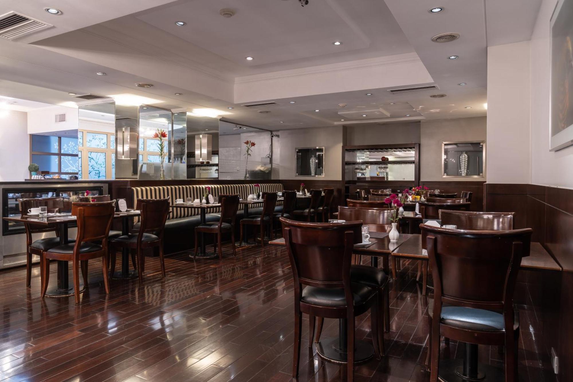 Intersur Recoleta Hotel