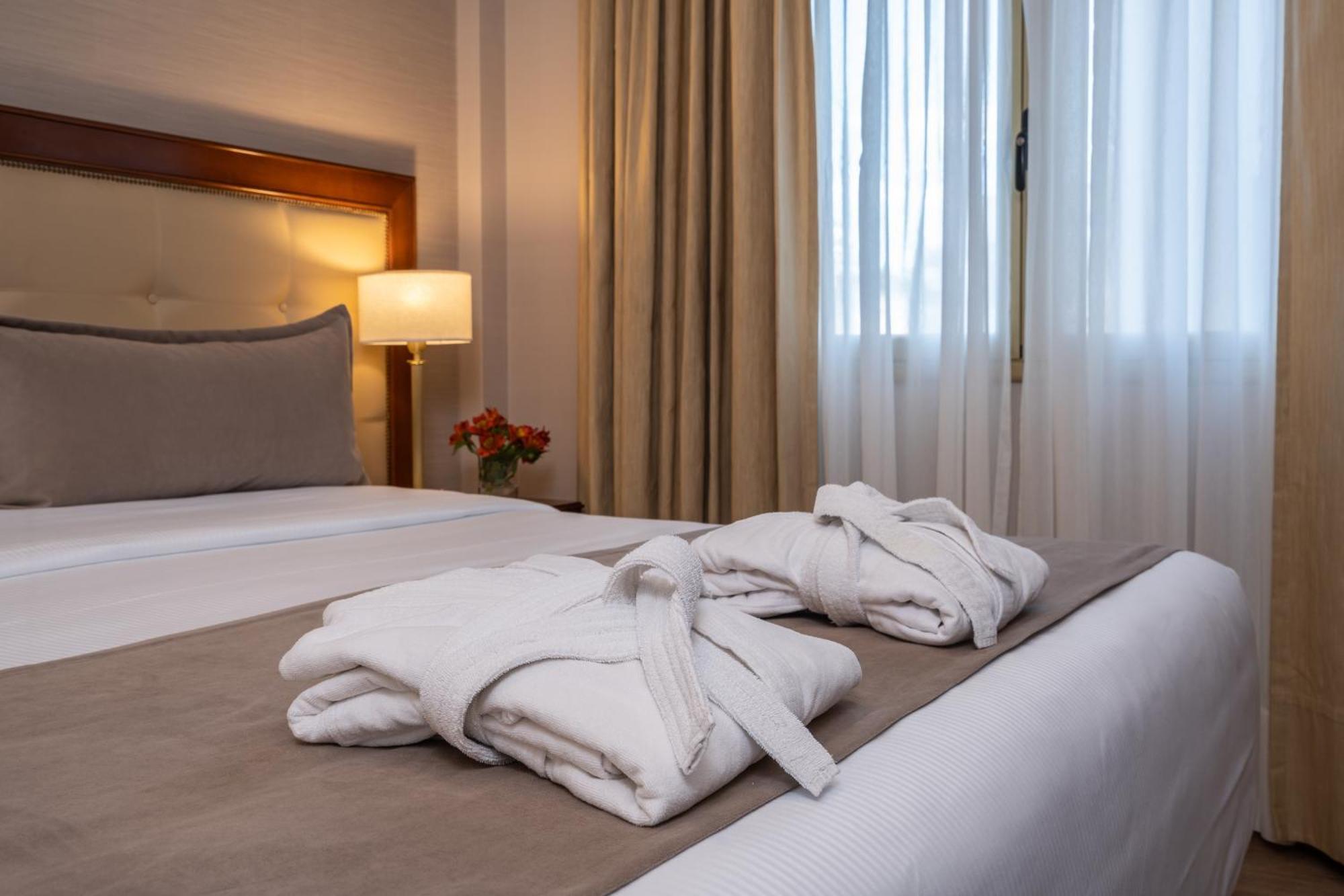 Intersur Recoleta Hotel 4*