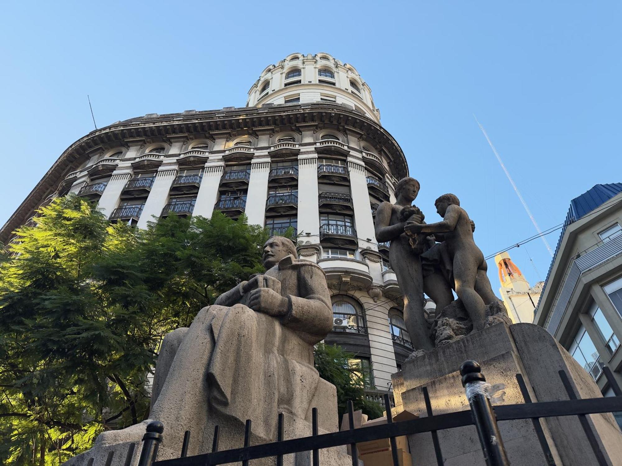 Plaza De Mayo - Diplomat's 3 Bedroom Ensuite Haven Apartment