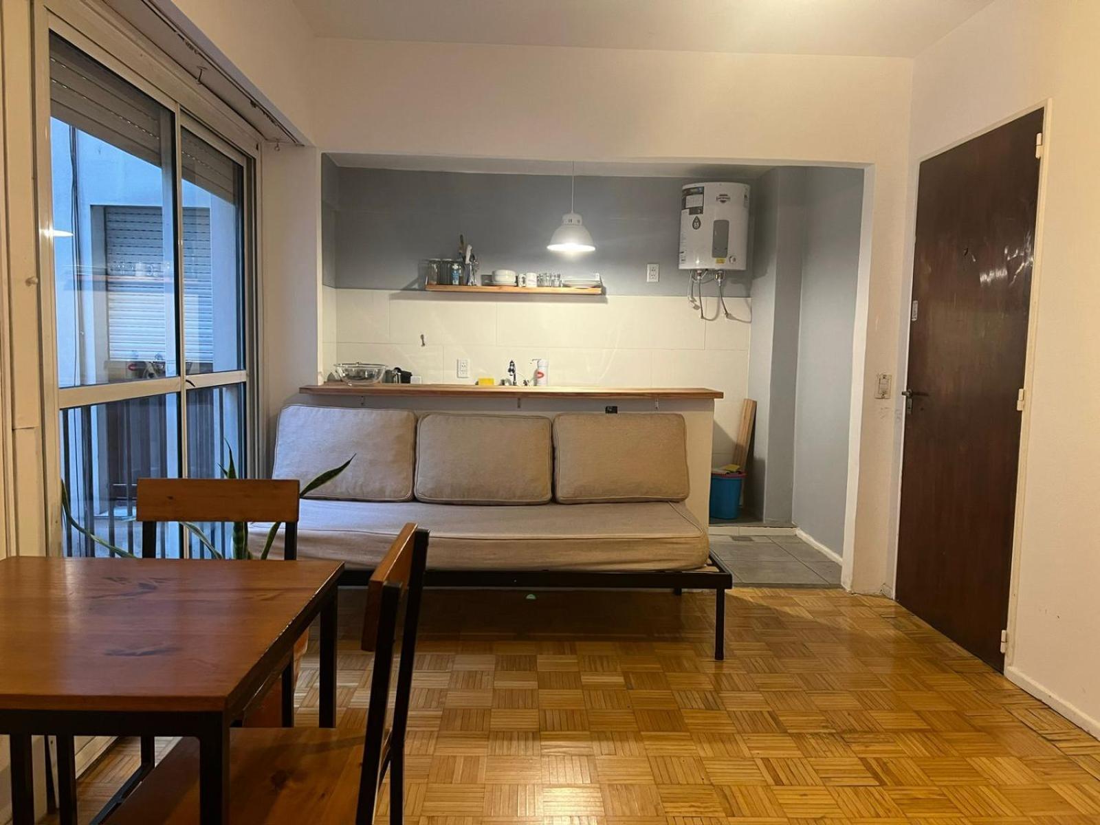 Alegre Y Practico Departamento En Recoleta Apartment