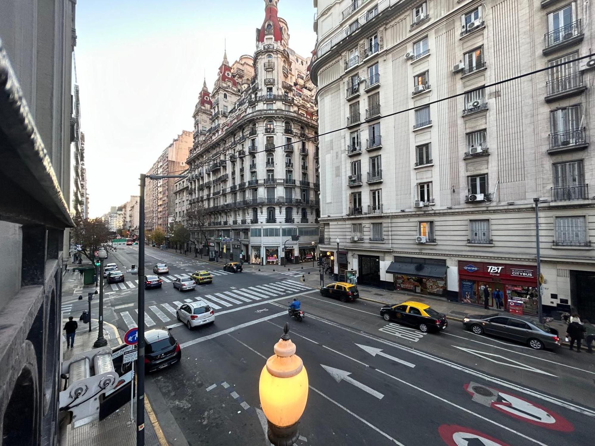 Cordoba Departamento, A 200 Mts De Peatonal Florida Y A 200 Mts Av 9 De Julio *