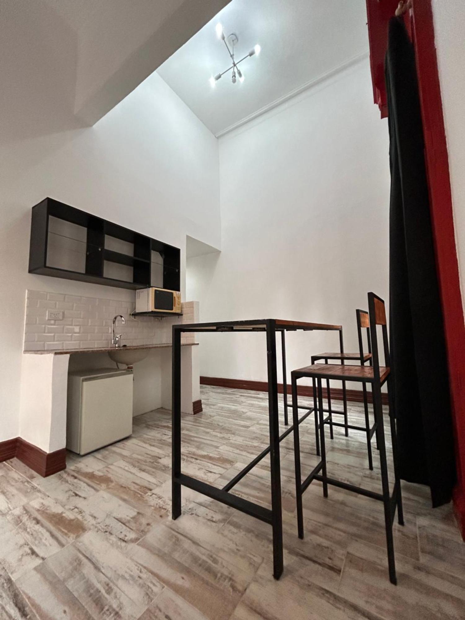 Cordoba Departamento, A 200 Mts De Peatonal Florida Y A 200 Mts Av 9 De Julio *