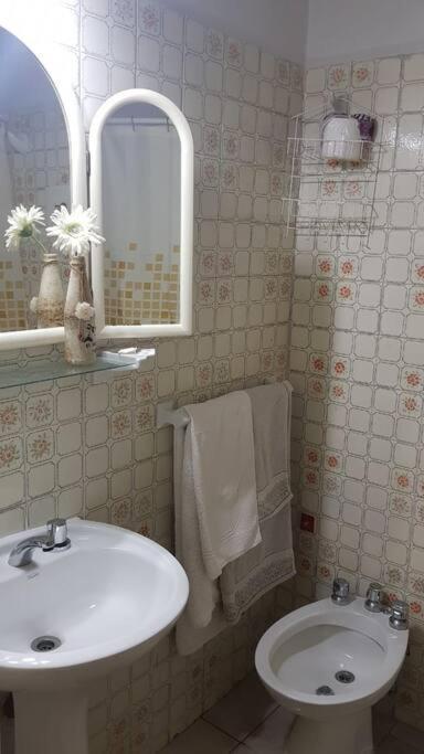 Apartamento Departamento En El Centro De La Ciudad , Acogedor Luminoso, Wifi Y Servicios Incluidos