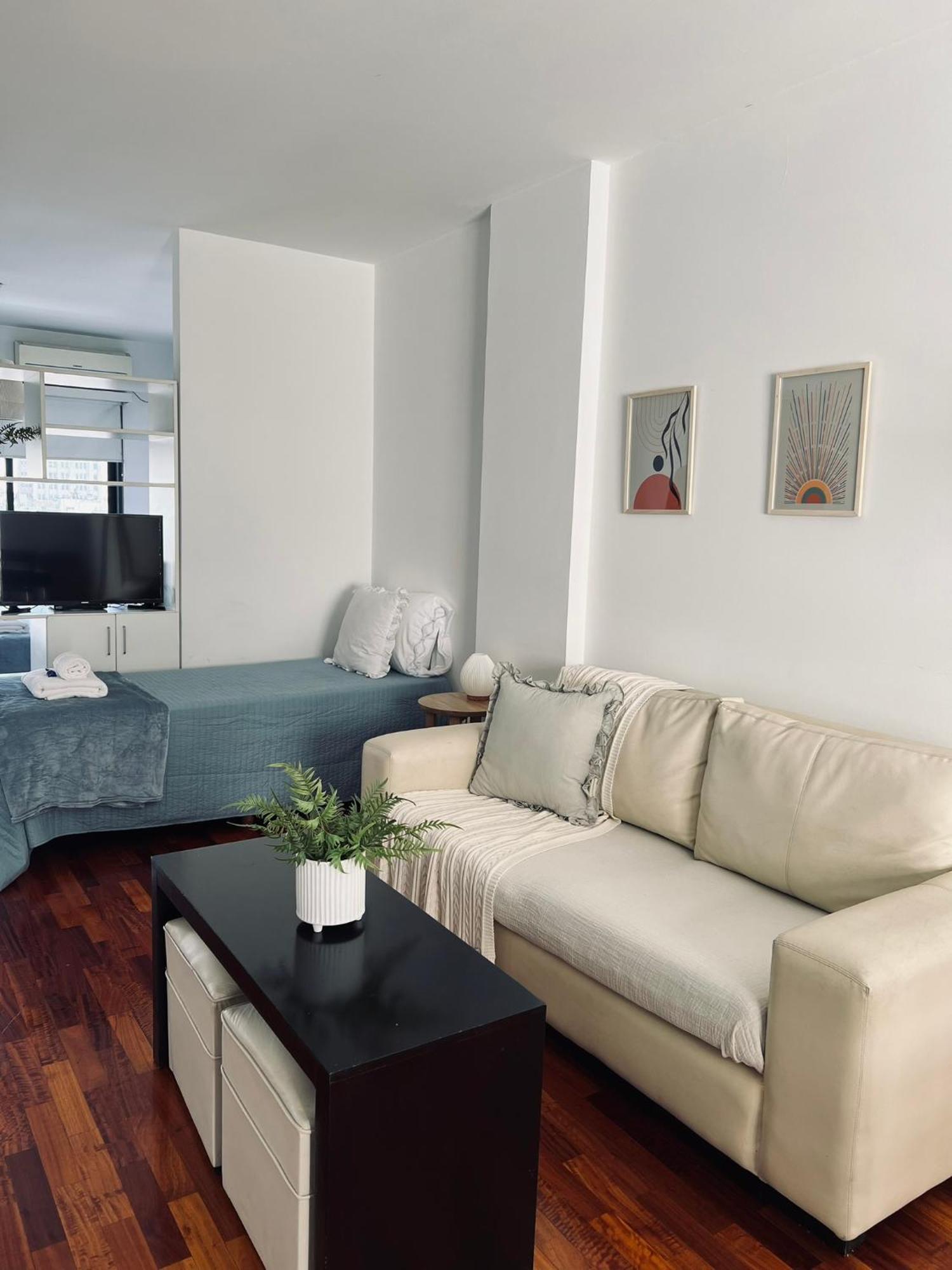 Departamento En Av Callao Al 900, A Cuadra De Av Santa Fe *