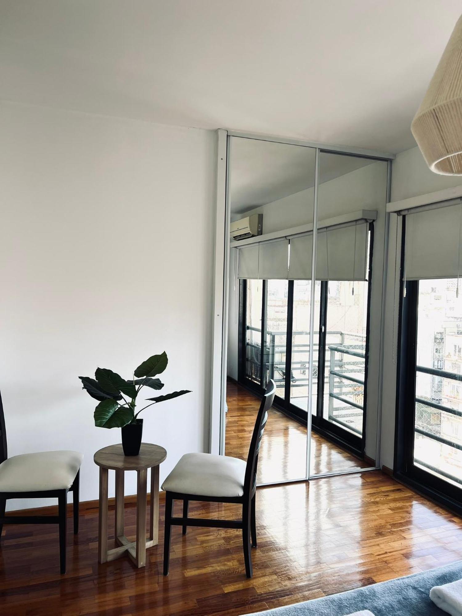 Departamento En Av Callao Al 900, A Cuadra De Av Santa Fe