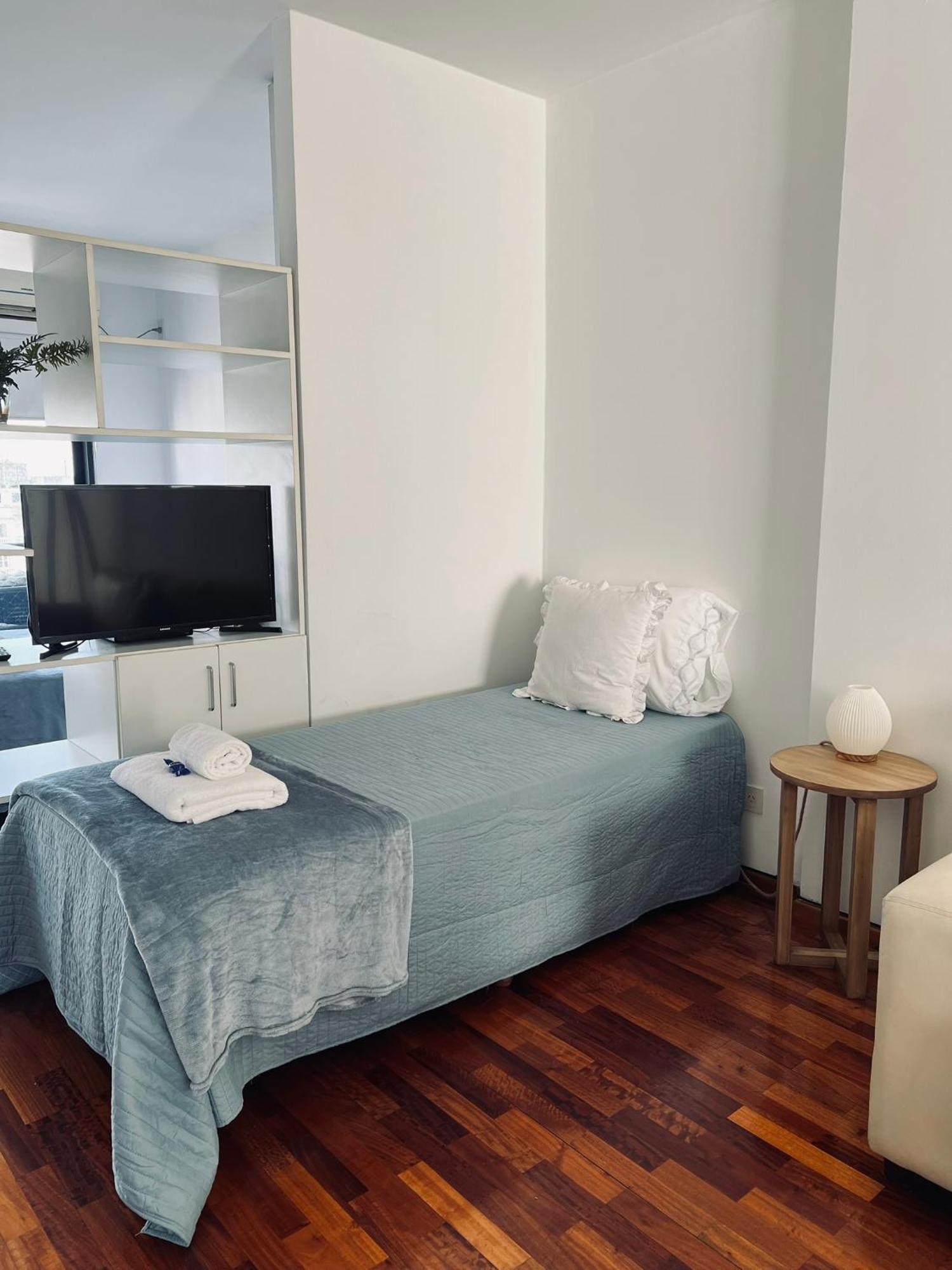 Departamento En Av Callao Al 900, A Cuadra De Av Santa Fe
