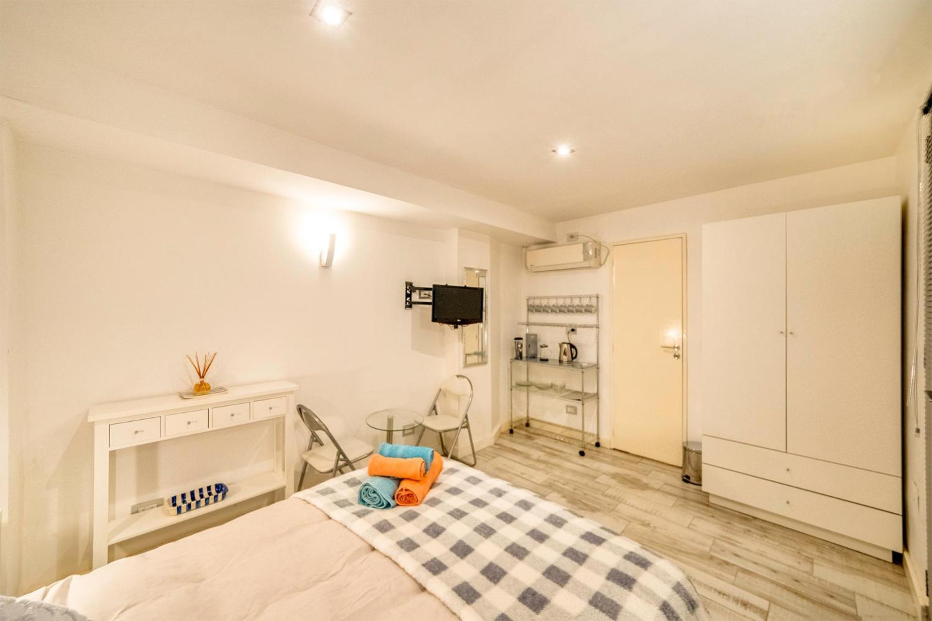 Plaza De Mayo - Diplomat's 3 Bedroom Ensuite Haven Apartment *