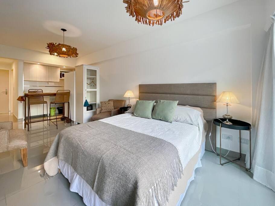 Estudio San Telmo Con Piscina Y Balcon- Paseo De La Cisterna- Uf 201 * Ciudad Autónoma de Buenos Aires