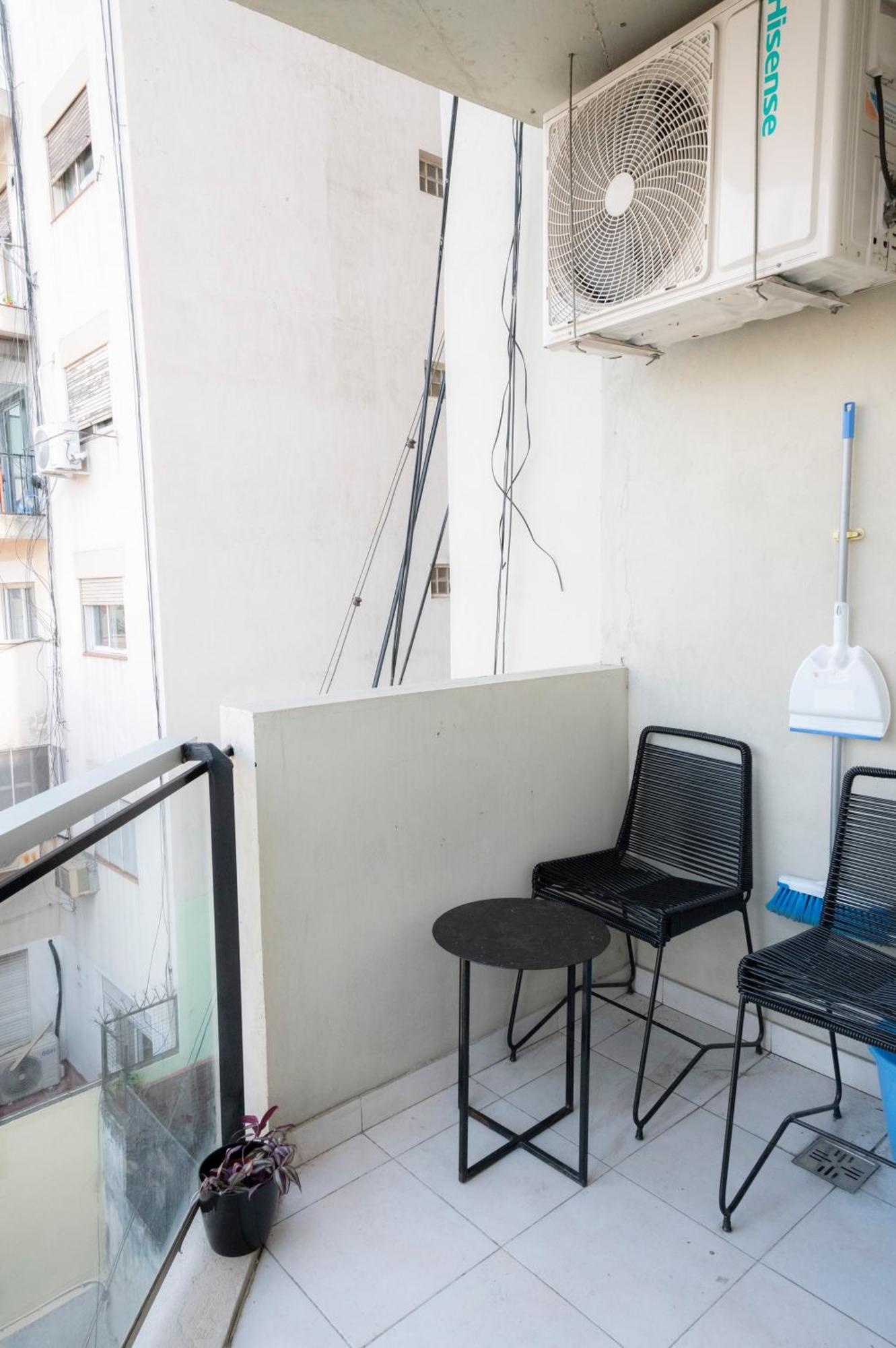 A Estrenar! En El Cwntro De Ba. Con Parilla Y Pileta Apartamento