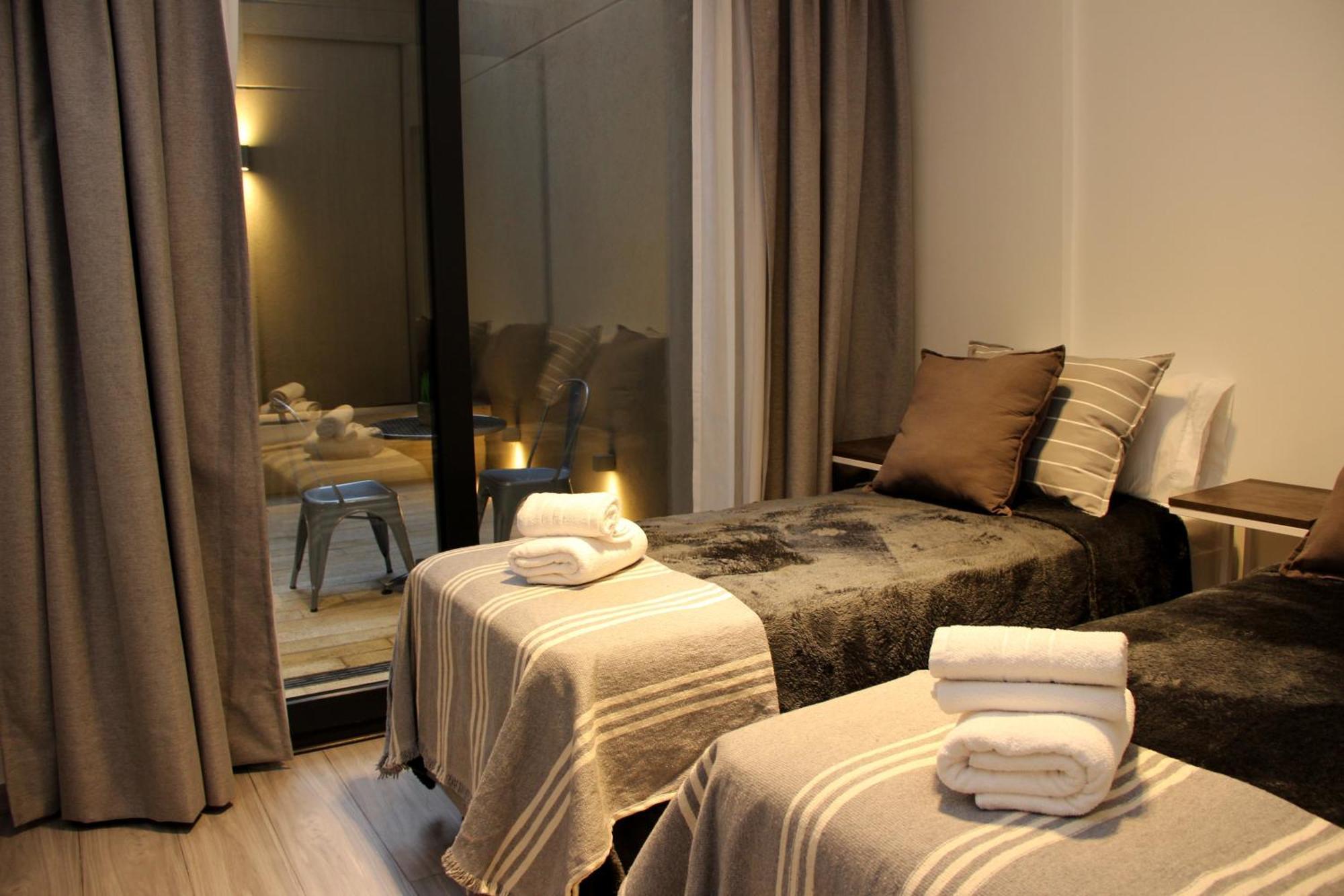 In House Ba - Le Coq Apartahotel