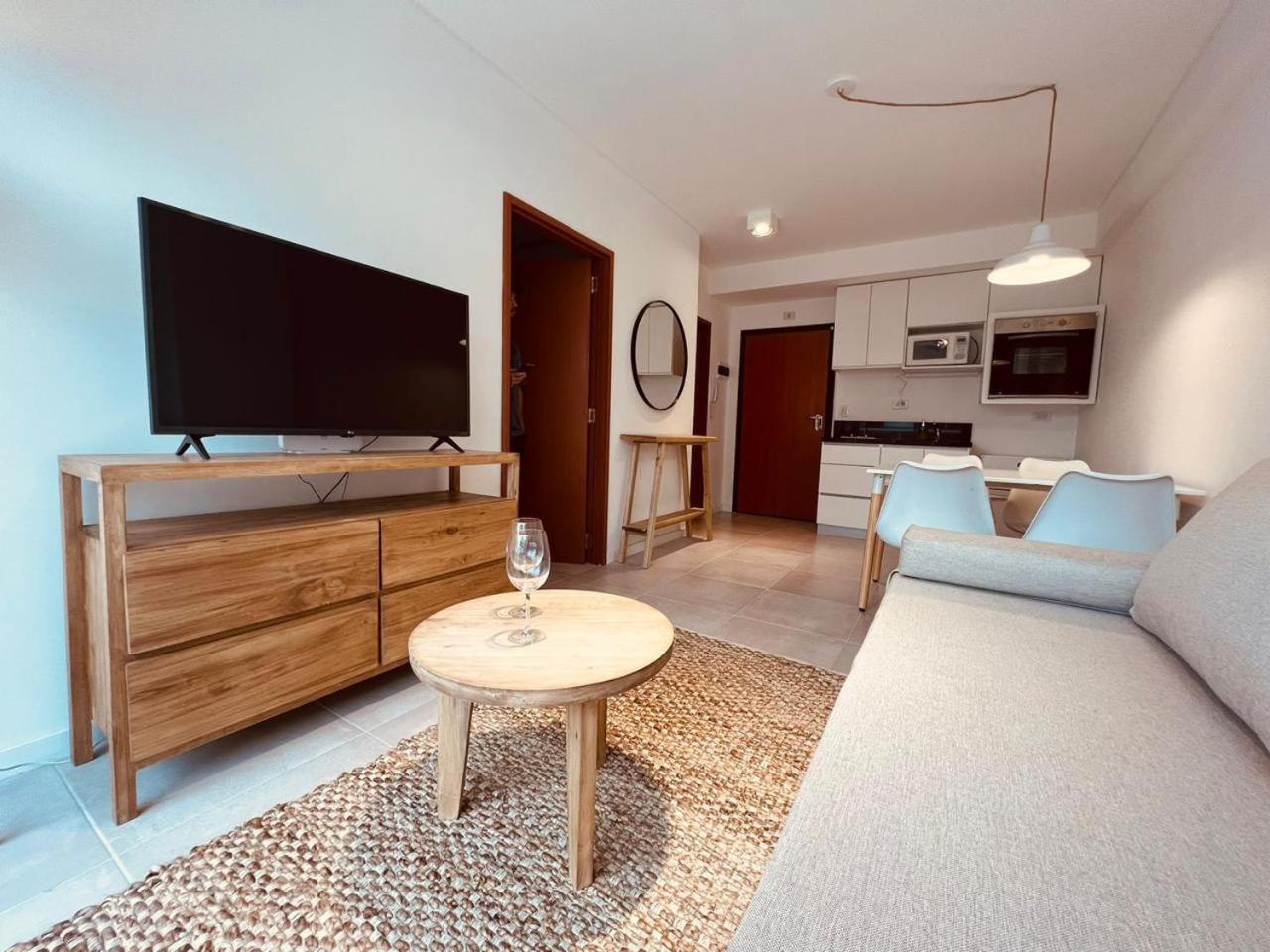 Apartamento Hermoso Y Amplio Departamento En La Mejor Zona De Sobre La Calle Paraguay *