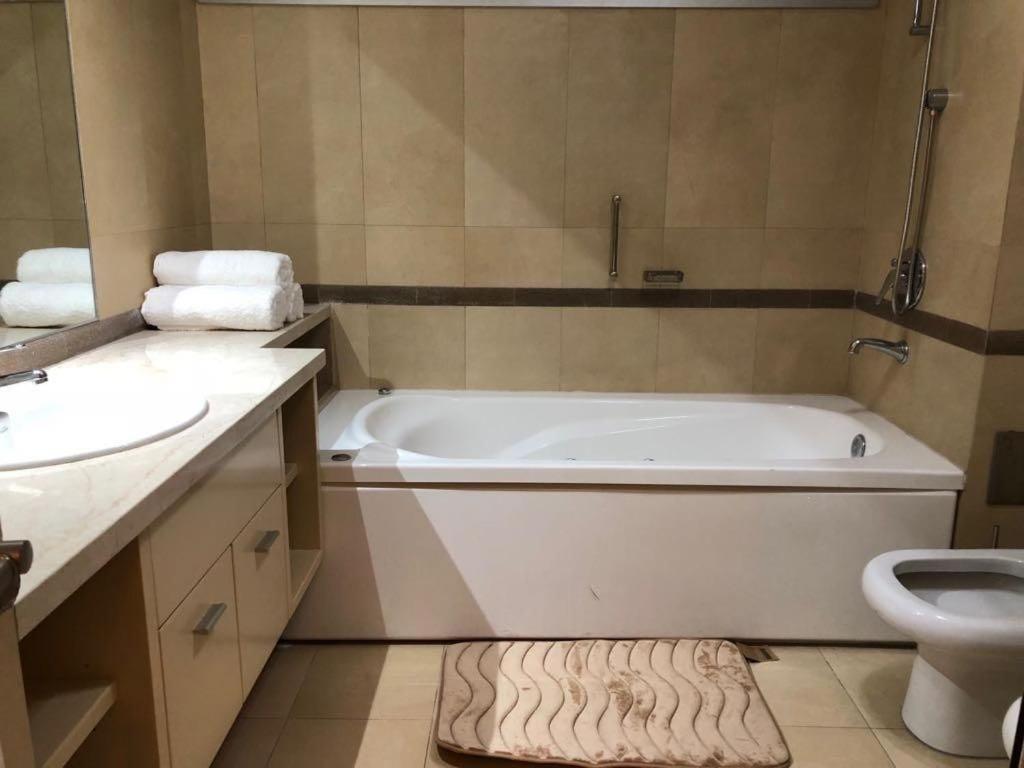 Luxury In Azucena Villaflor 400 Apartamento *