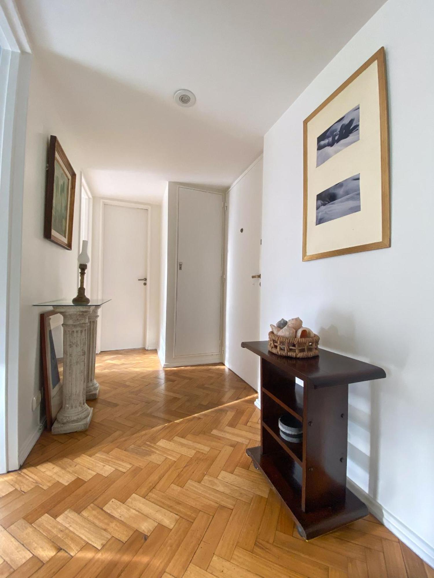 Rentup - Elegancia Y Comodidad En Recoleta Departamento Con Balcon
