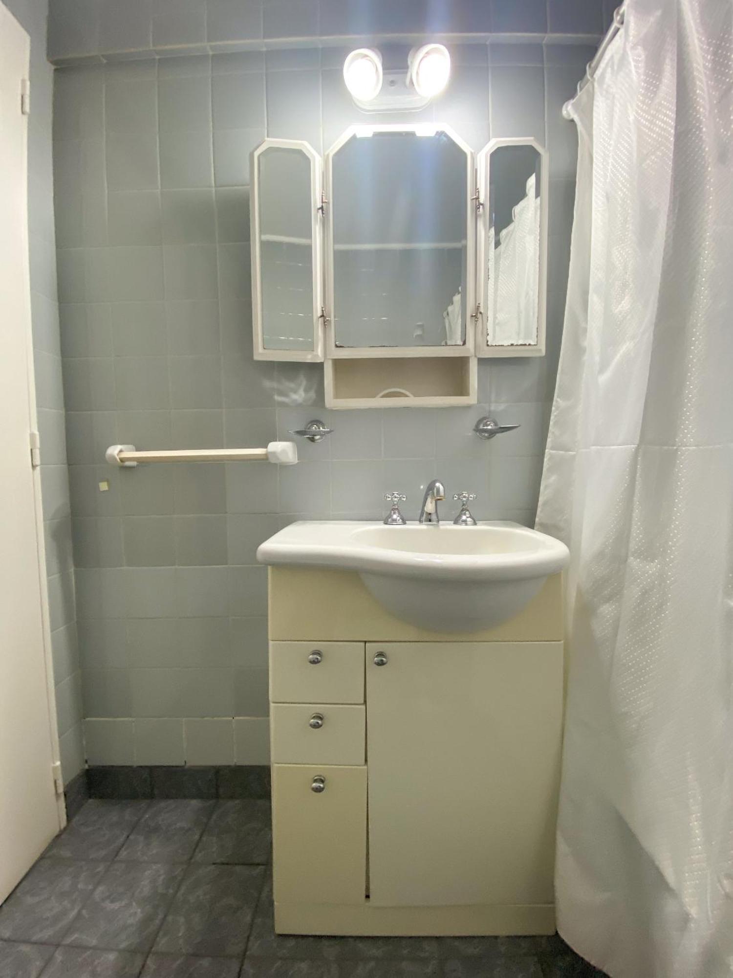 Rentup - Elegancia Y Comodidad En Recoleta Departamento Con Balcon * Buenos Aires