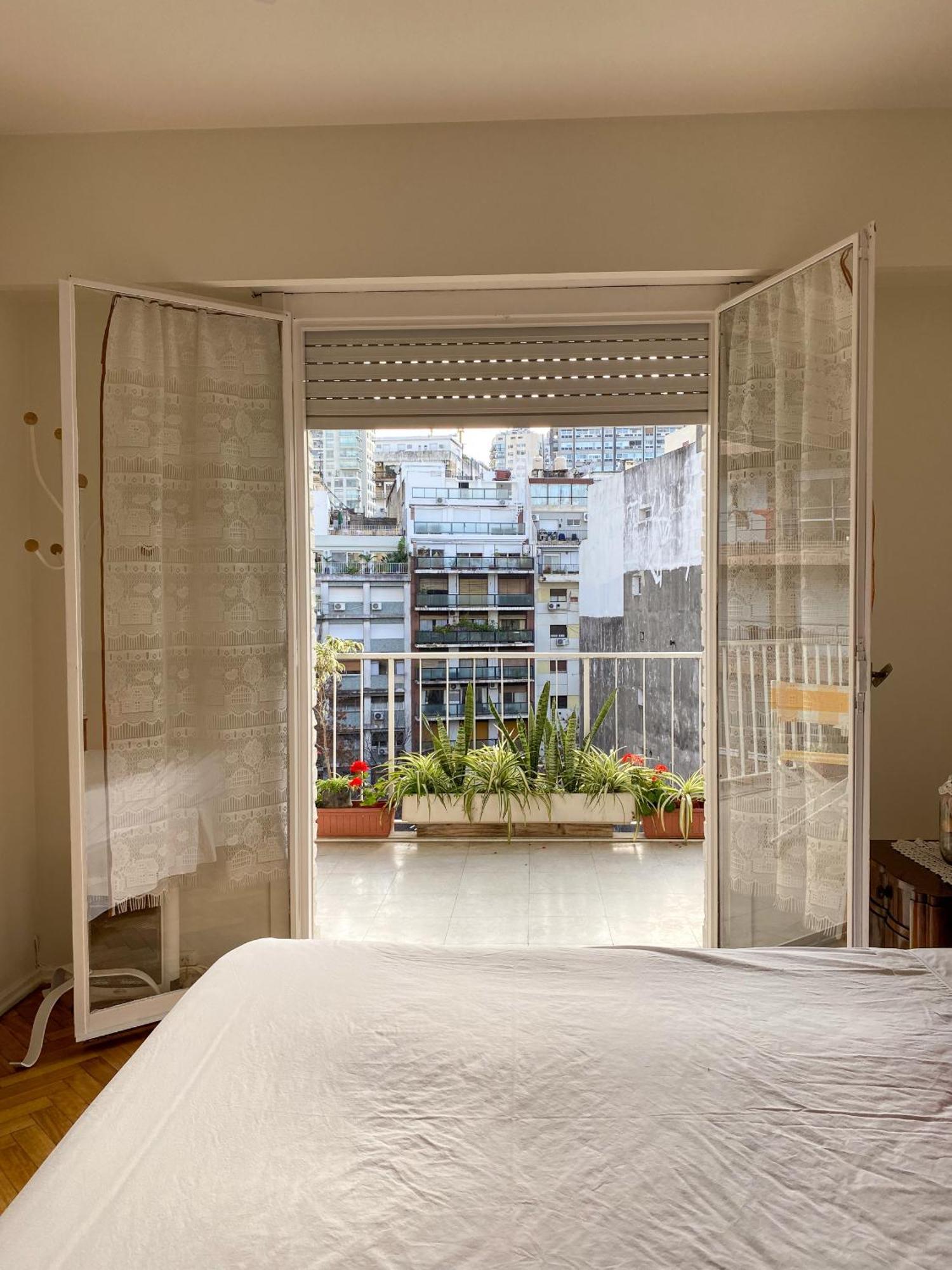 Rentup - Elegancia Y Comodidad En Recoleta Departamento Con Balcon Buenos Aires